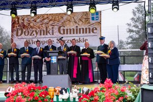 DOŻYNKI GMINNE 2025 - 544140029_1201489398686825_4641908295788781785_n.jpg