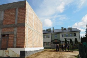 Wizyta Rady Gminy na placu budowy w Broniszowie - 1010739.jpg