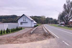 Budowa chodnika w m. Wielopole Skrzynskie - img_20231009_112958.jpg