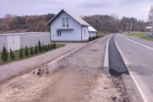 Budowa chodnika w m. Wielopole Skrzynskie - img_20231031_085226.jpg