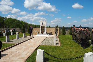 Uroczystość podsumowująca rewitalizację Cmentarza Wojskowego  w Wielopolu Skrzyńskim - p1011618.jpg
