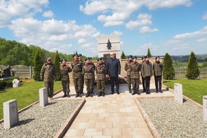Uroczystość podsumowująca rewitalizację Cmentarza Wojskowego  w Wielopolu Skrzyńskim - p1011641.jpg