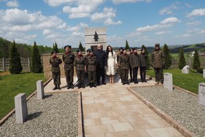 Uroczystość podsumowująca rewitalizację Cmentarza Wojskowego  w Wielopolu Skrzyńskim - p1011642.jpg