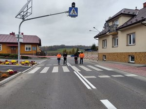 Budowa przejścia dla pieszych na drodze wojewódzkiej 986 Tuszyna - Ropczyce - Wiśniowa, w obrębie rynku w Wielopolu Skrzyńskim