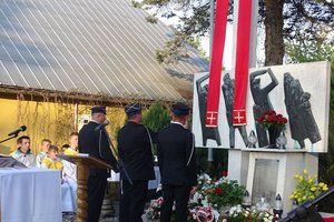 67 rocznica pożaru baraku szkolnego w Wielopolu Skrzyńskim - 09948.jpg