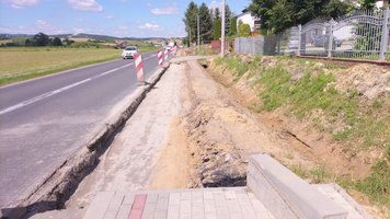 PRZEBUDOWA DROGI WOJEWÓDZKIEJ NR 986 POLEGAJĄCA NA BUDOWIE CHODNIKA W KM  29+960 - 30+248 STRONA LEWA W M. GLINIK