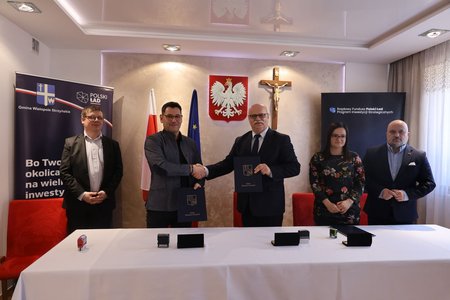 Podpisanie umowy na zadanie pod nazwą „Rozbudowa i modernizacja oświetlenia ulicznego          w miejscowości Nawsie i Wielopole Skrzyńskie”