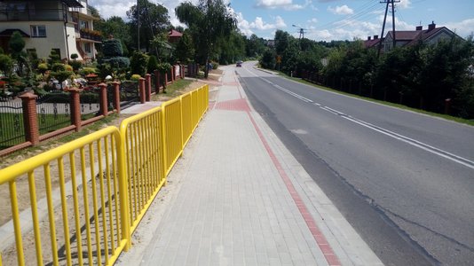Budowa chodnika dla pieszych przy drodze wojewódzkiej nr 986 w miejscowości Glinik