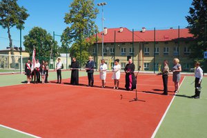 Uroczyste oddanie do użytku wielofunkcyjnego boiska sportowego przy Szkole Podstawowej im. Sybiraków w Nawsiu