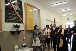 Uroczystość nadania imienia Św. Jana Pawła II Szkole Podstawowej w Gliniku