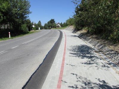 Budowa chodnika przy drodze wojewódzkiej nr 986 Tuszyma - Ropczyce – Wiśniowa w km 31+504-31+705 w m. Glinik