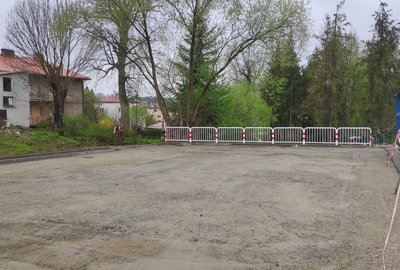 Budowa parkingu w Wielopolu Skrzyńskim koło kościoła